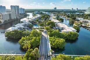 429 Poinciana Island Dr in Sunny Isles Beach, FL - Building Photo