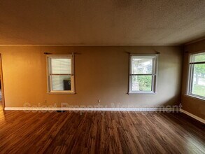 1644 Circle Dr in Fort Wayne, IN - Foto de edificio - Building Photo