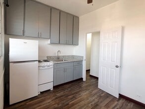 1218 N School St in Honolulu, HI - Building Photo - Building Photo