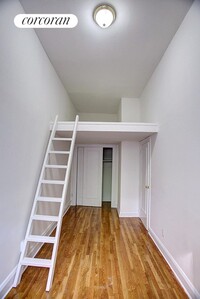 304 W 30th St in New York, NY - Building Photo - Building Photo