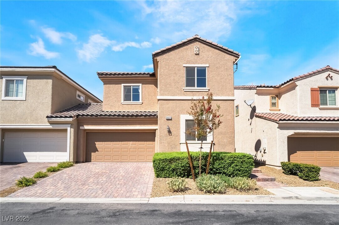 5827 Amber Mesa St in Las Vegas, NV - Building Photo