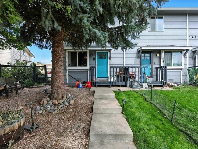 property at 1971 Mineola St