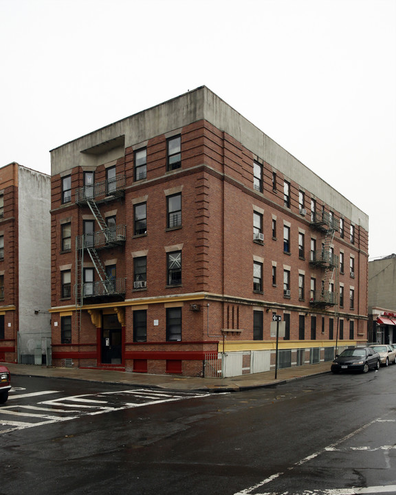 442 E 176th St in Bronx, NY - Foto de edificio