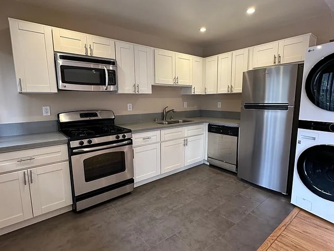 1212 N Formosa Ave in West Hollywood, CA - Building Photo - Building Photo