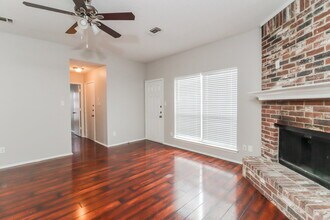208 Rosewood Ln in Cedar Hill, TX - Building Photo - Building Photo