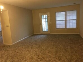 2792 S Knightsbridge Cir in Ann Arbor, MI - Building Photo - Building Photo