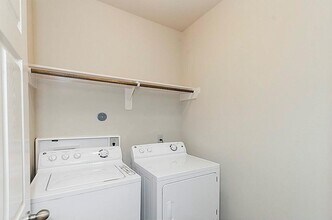 64 Woodland Hills Dr in Conroe, TX - Building Photo - Building Photo