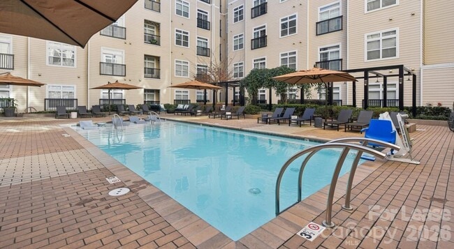 property at 905 Kenilworth Ave