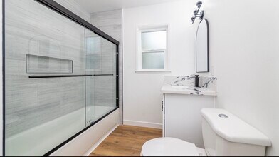 5816 Kester Ave in Van Nuys, CA - Building Photo - Building Photo
