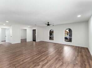 1824 Arundel Dr in Carrollton, TX - Foto de edificio - Building Photo