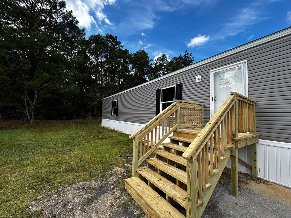 127 Hubert Blvd in Hubert, NC - Foto de edificio