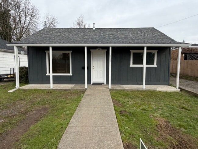 property at 211 E Cherry St