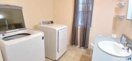 100 Beacon St in Bristol, CT - Building Photo - Building Photo