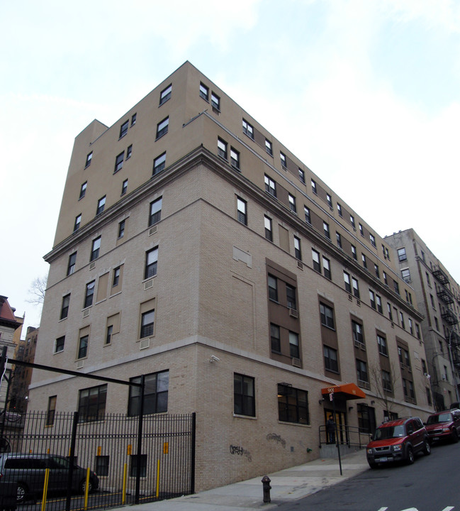 Woodycrest House in Bronx, NY - Foto de edificio