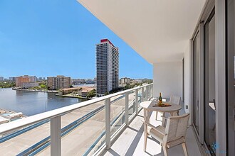 4010 S Ocean Dr, Unit SI ID1227354P in Hollywood, FL - Foto de edificio - Building Photo