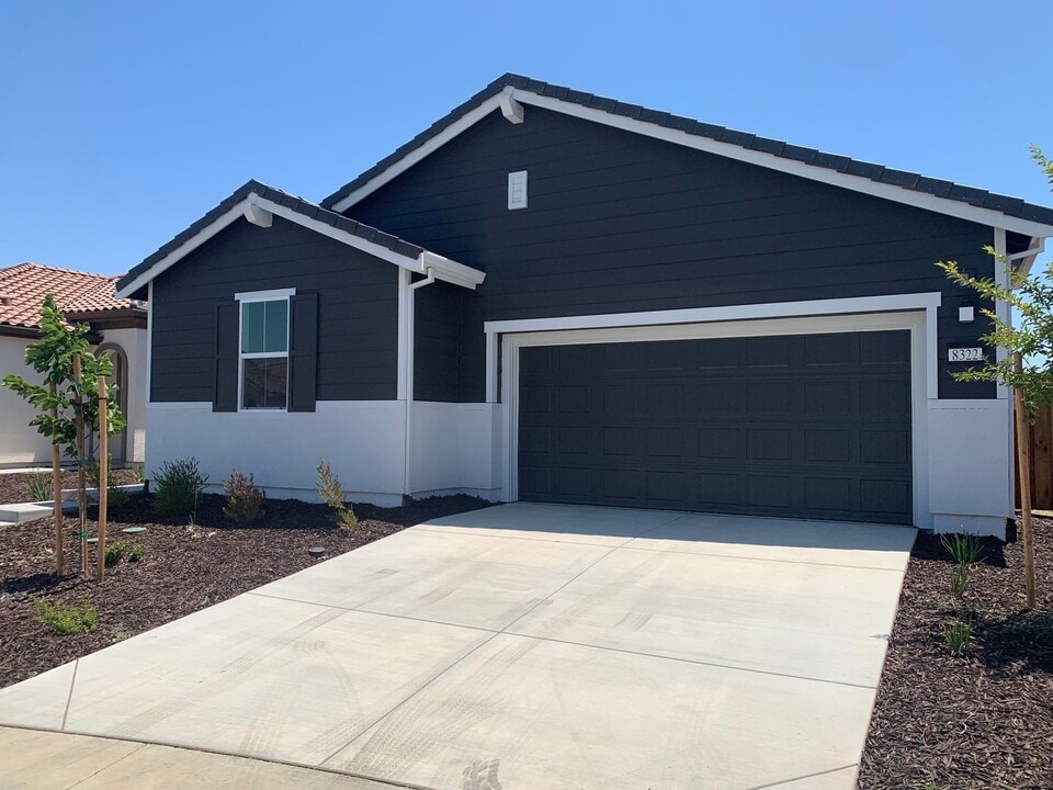 8322 Paz Ct in Elk Grove, CA - Building Photo