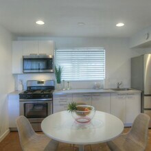746 W Turney Ave, Apt 2, Unit 2 in Phoenix, AZ - Foto de edificio - Building Photo