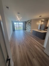 302 W Liberty Dr, Unit 206 in Wheaton, IL - Building Photo - Building Photo