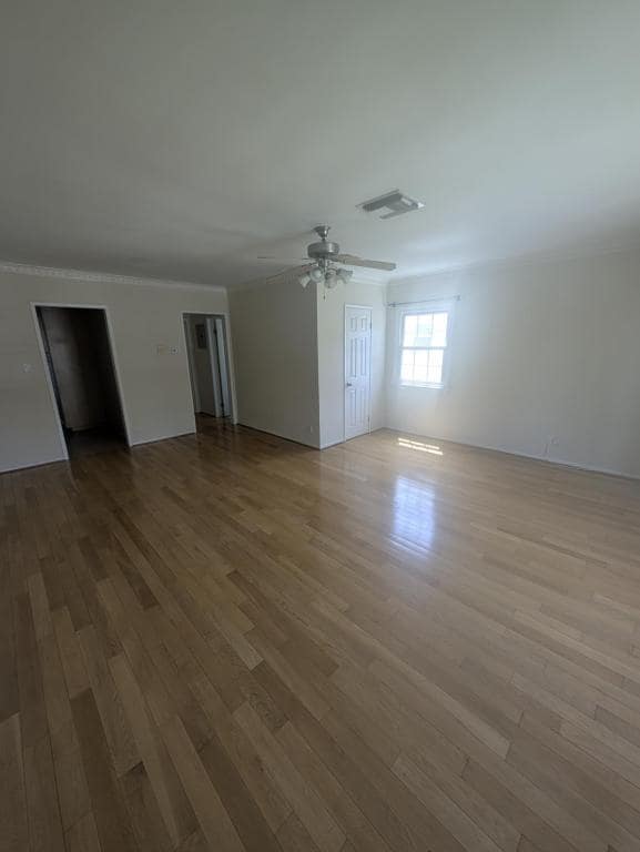 13206 1/2 Riverside Dr in Los Angeles, CA - Building Photo - Building Photo