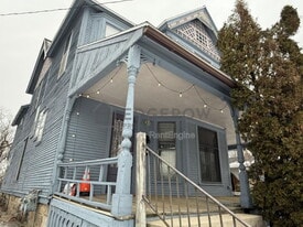 725 Prospect Ave SE in Grand Rapids, MI - Building Photo