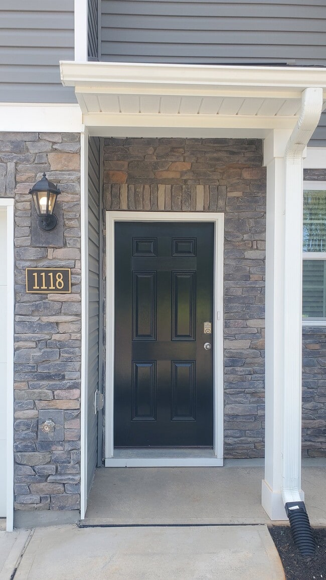 property at 1118 Broholmer Ln