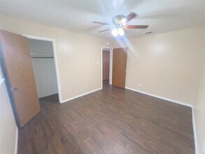 430 Breeze Park Dr in Houston, TX - Building Photo - Building Photo