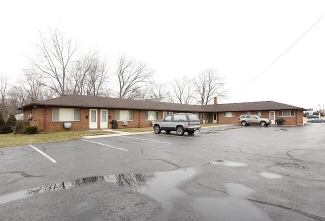 Maplecrest Apartments in Clawson, MI - Building Photo - Building Photo