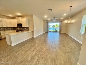 1233 Enbrook Lp in Naples, FL - Building Photo - Building Photo