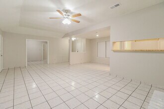 6403 Fallengate Dr in Spring, TX - Building Photo - Building Photo
