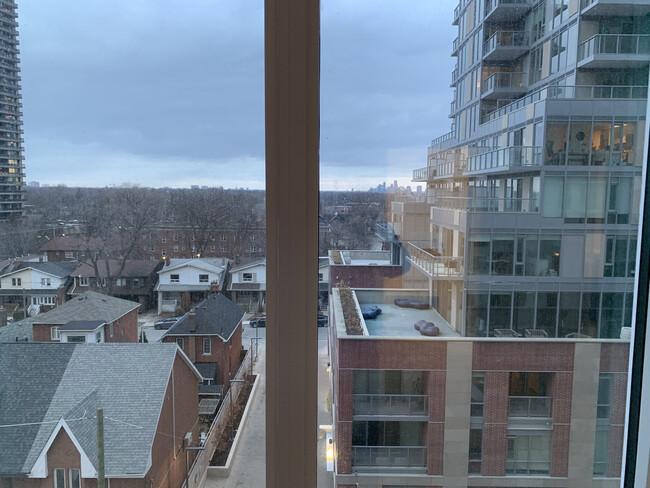 33 Helendale Av in Toronto, ON - Building Photo - Building Photo