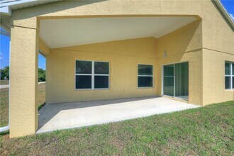 8816 100th Ave in Vero Beach, FL - Building Photo - Building Photo