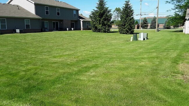 735-739 S Main St in Gibsonburg, OH - Building Photo - Building Photo