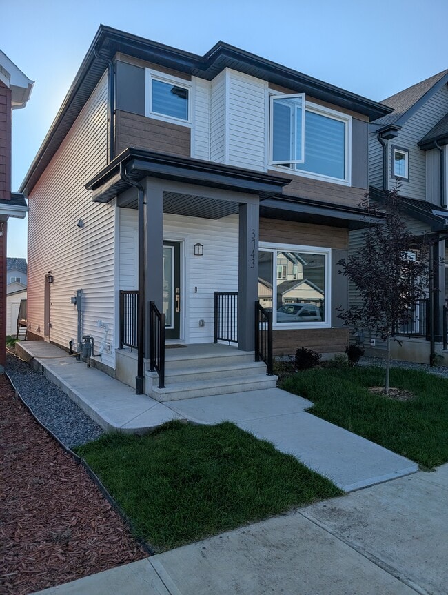 property at 3743 214 St NW