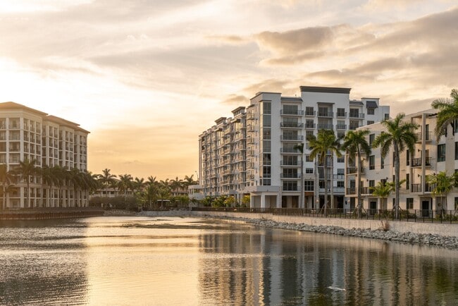 Overture Doral 55+ Active Adult Apartment Homes in Doral, FL - Foto de edificio - Building Photo