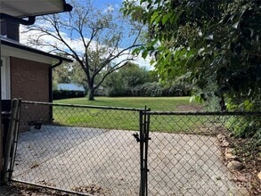 1223 Georgetown Dr in Charlotte, NC - Building Photo - Building Photo