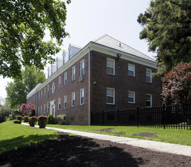 Sunrise Village in East Orange, NJ - Foto de edificio - Building Photo