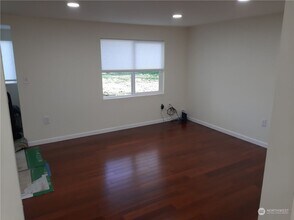 9510 Farwest Dr SW in Tacoma, WA - Building Photo - Building Photo