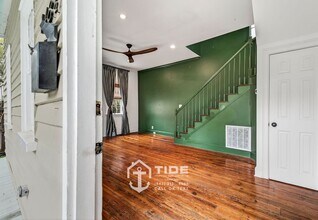 163 1/2 Coming St in Charleston, SC - Building Photo - Building Photo