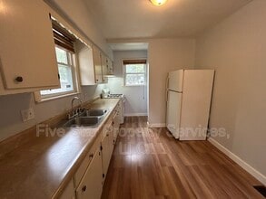 207 E Spruce St in Springfield, IL - Building Photo - Building Photo
