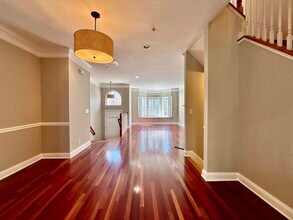 25 MALLARD Pl in Secaucus, NJ - Building Photo - Building Photo