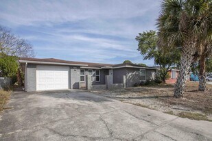 11214 Linden Ln in Port Richey, FL - Building Photo