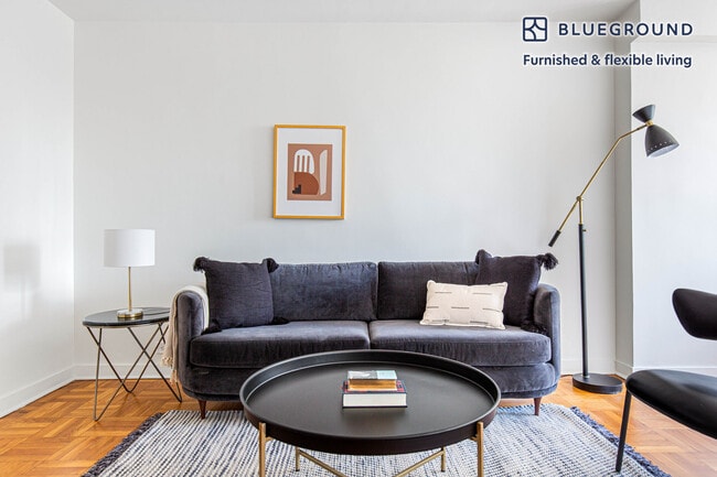 145 4th Ave in New York, NY - Foto de edificio - Building Photo