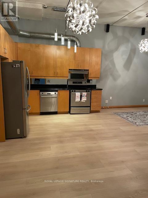 188 Eglinton Ave E in Toronto, ON - Building Photo - Building Photo