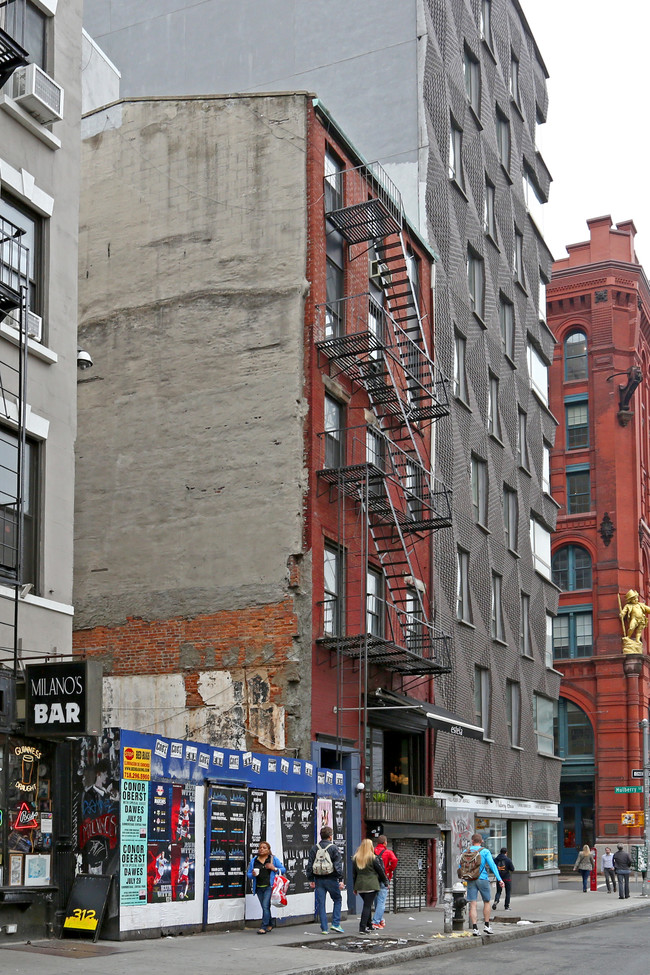 47 E Houston St in New York, NY - Foto de edificio - Building Photo