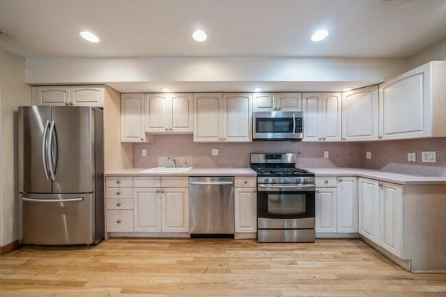 property at 422 Monroe St