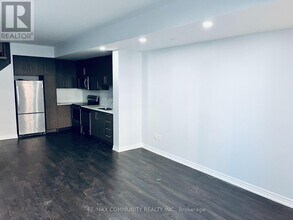 2205 Lillykin St in Oakville, ON - Building Photo - Building Photo