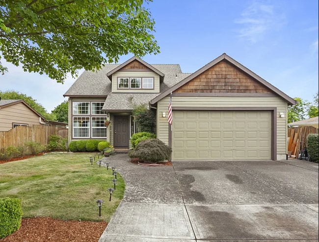 property at 309 SE Juniper Ave