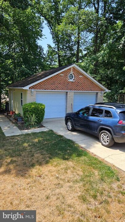 1511 Jomar Dr in Fort Washington, MD - Building Photo