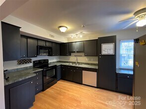 7624 Zermatt Ln in Charlotte, NC - Building Photo - Building Photo