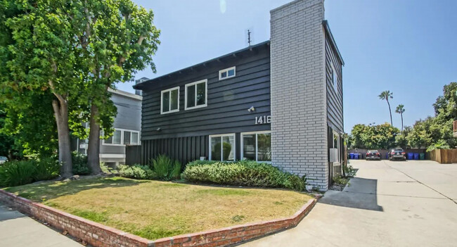 1416 12th St, Unit 4 in Manhattan Beach, CA - Building Photo - Building Photo